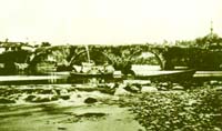 ponte antiga da Vila que deu lugar  atual de granito (arquivo NA)