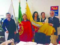 Na saudao s bandeiras os representantes dos clubes padrinhos, saudaram a bandeira do concelho e Paulo Castro, colaborador do jornal, como convidado saudou a bandeira do Rotary Internacional