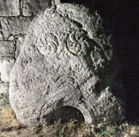Pedra Formosa atribuda ao castro de Eiras/Aboim das Choas