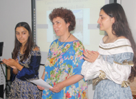 Professora Teresa Cardoso e as alunas Elsa Santos e Marta Alves