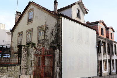 Edifício na rua do Lira vai ser reconstruído para “arrendamento jovem” de cinco apartamentos