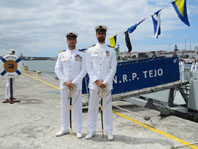 Primeiro-tenente Oliveira Martinho ( direita) comandou misso  do NRP Tejo na Madeira