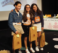 Constana Oliveira (vencedora do 1. prmio) , Maria Fernandes (2. prmio) e Camila Dias (3. prmio)
