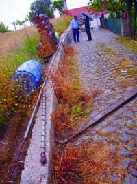 Broca (com 30m de extenso) serviu para explorar a gua que serve de fora do sistema de abertura/fecho do porto
