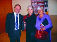 Armando Malheiro da Silva, Amlia e Clara Teixeira de Queiroz Vaz Guedes da Casa do Casal do Pao,  qual  dedicado o prximo volume das casas armoreadas