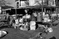 A feira na avenida que dever passar este ano para local prprio