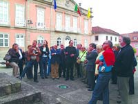 Junto do Pelourinho, em frente ao edifcio dos Paos do Concelho