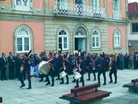 Fanfarra do Reg. Art. Antirea N. 1, com fardamentos da poca das invases francesas