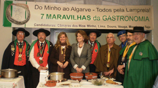 Confrarias: dos Gastrnomos do Ribatejo, Panela ao Lume, Vinho Verde, Svel e Lampreia de Gondomar, com a Dra. Isabel da Veiga Cabral, presidente do Concelho Directivo do Patrimnio e Assessora da Direco no IGESPAR e a directora-adjunta do NA