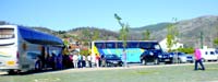 Autocarros estacionados no Parque da Feira