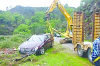 Dispositivo montado no terreno permitiu retirar o carro da falsia