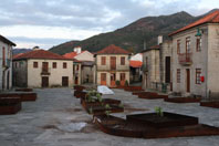 Dezenas de estruturas cercam sala de visitas de Soajo