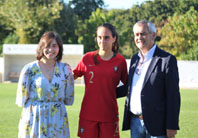 Bruna Ramos recebeu lembranas da autarquia