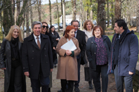 Ministra Maria da Gra�a Carvalho ladeada pelo secret�rio de Estado Jo�o Manuel Esteves