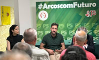 M�dico Jo�o Braga Sim�es, na hora de passar a pasta a V�tor Sousa, fez o diagn�stico ao estado da pol�tica nos Arcos