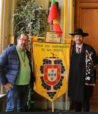 Arcuenses Manuel Machado, a ser entronizado, e Victor Alves Gomes, embaixador da Ordem dos Companheiros de S. Vicente